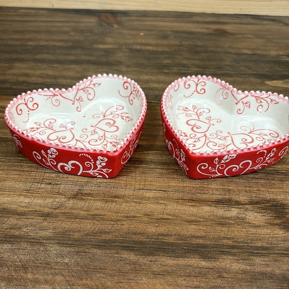Temp-tations Set of 2, 4 Ounce Dishes. Floral Lace Design. Red/White. 4.5"x5" - Picture 3 of 9